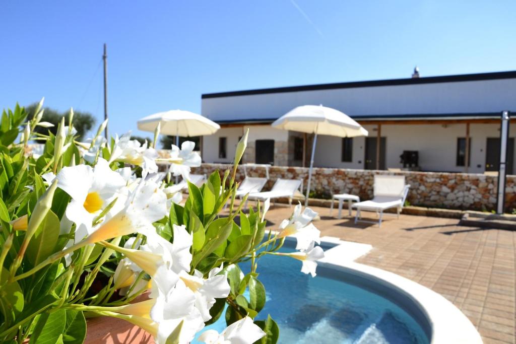 The swimming pool at or close to Agriturismo Masseria Alberotanza