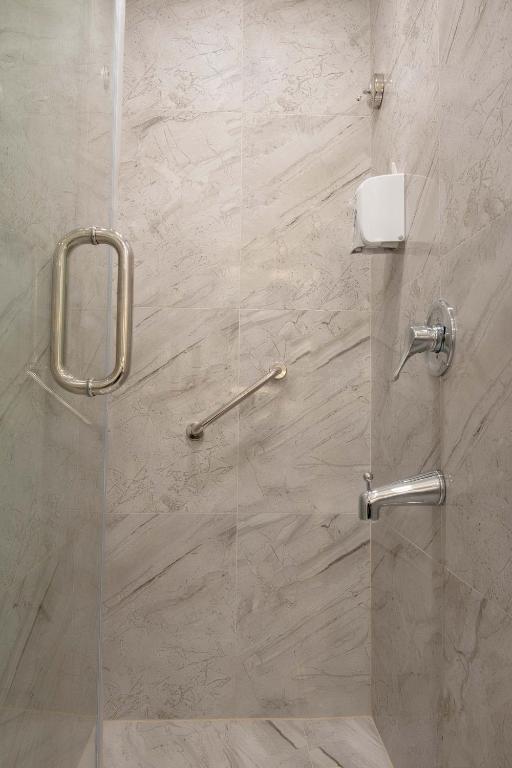 Parkside Boutique Serviced Apartments - 17