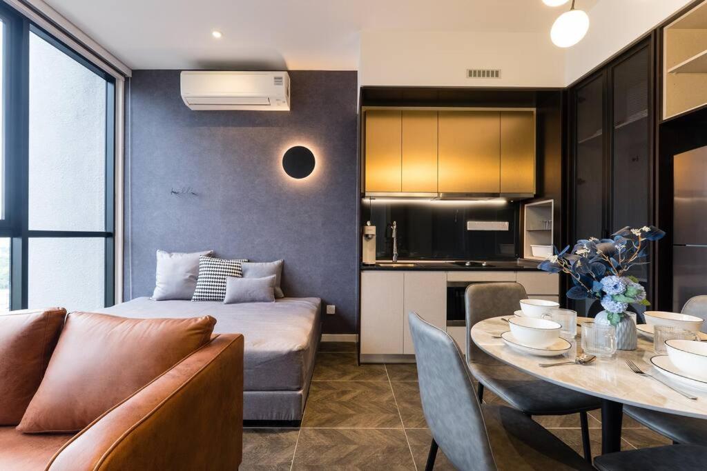 Scarletz KLCC 4pax by Feel Home Luxury 100mbps WiFi - Hizvo