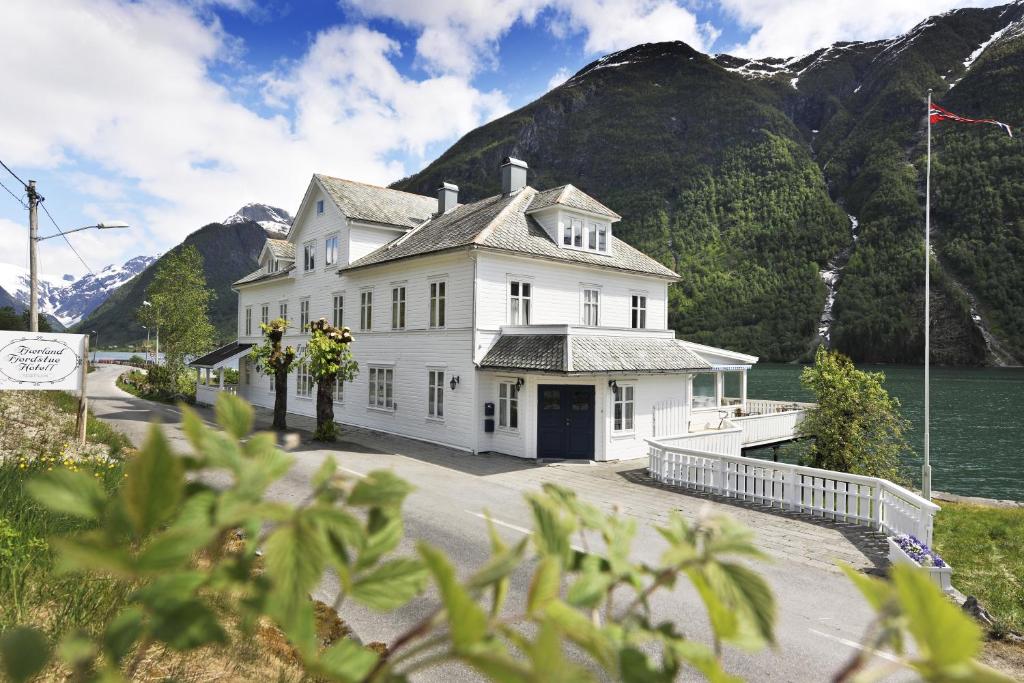 Imagem da galeria de Fjærland Fjordstove Hotell - Huseby Hotelldrift AS em Fjarland