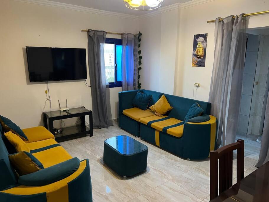 Cozy , comfy and sunny apartment, Sheikh Zayed, Egypt