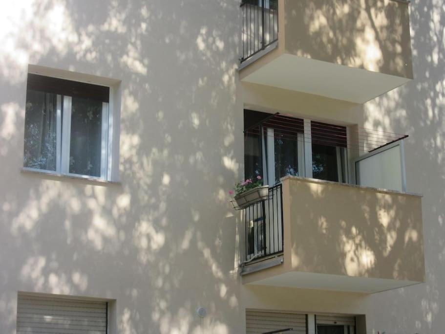 Balkón alebo terasa v ubytovaní Apartman Ira - prelijep stan + besplatni parking