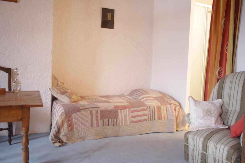 Chez Caroline chambres d'hôtes - Family Room With Private Bathroom