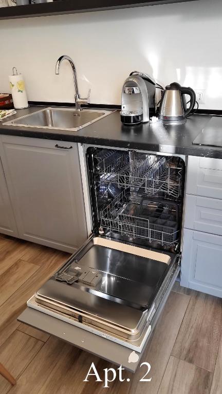 Cucina o angolo cottura di MeModena Apartments