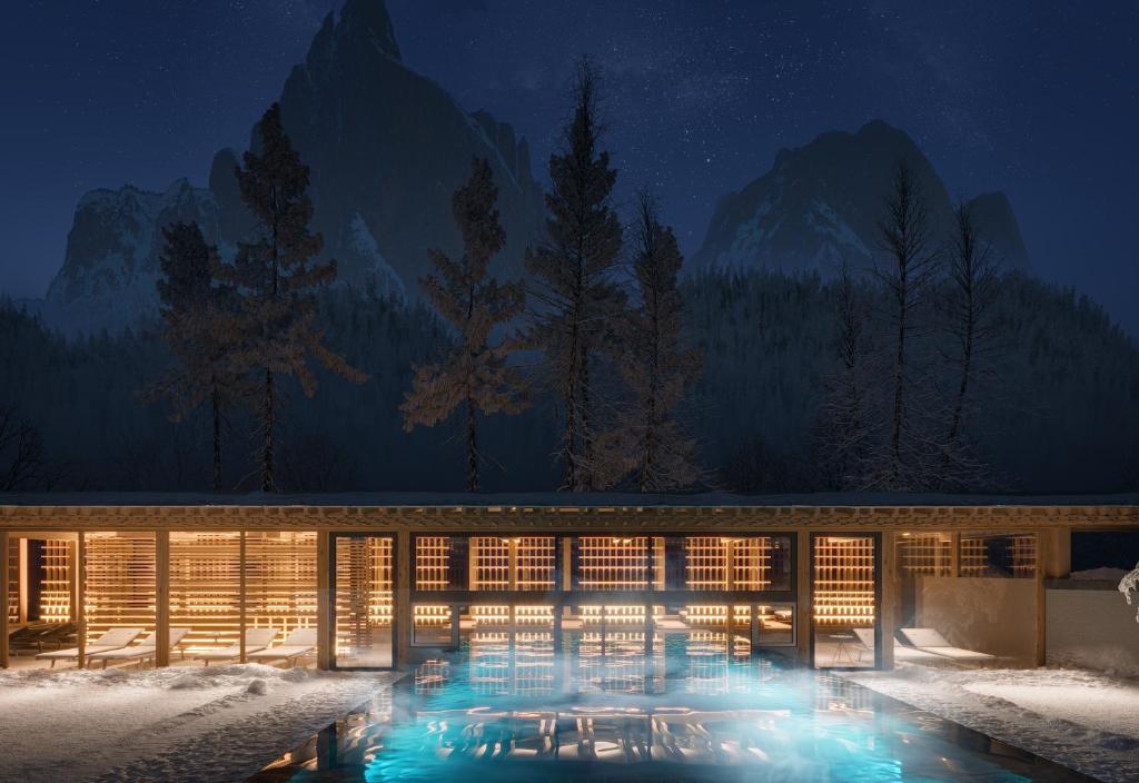 Nespecifikovaný výhled na hory nebo výhled na hory při pohledu z hotelu