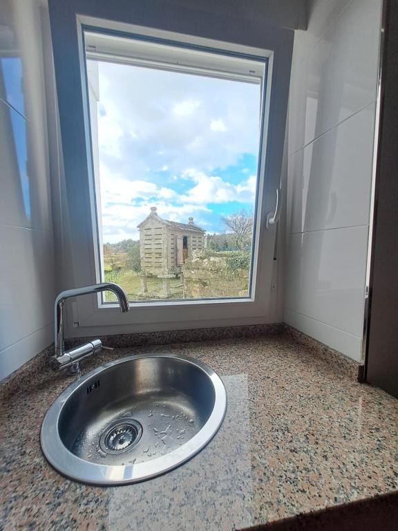 Fotografie z fotogalerie ubytování Casa das Laxas, recién reformada con 5 dormitorios en entorno natural v destinaci Porto do Son