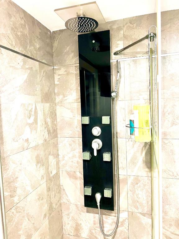 A bathroom at El patio de Lindo