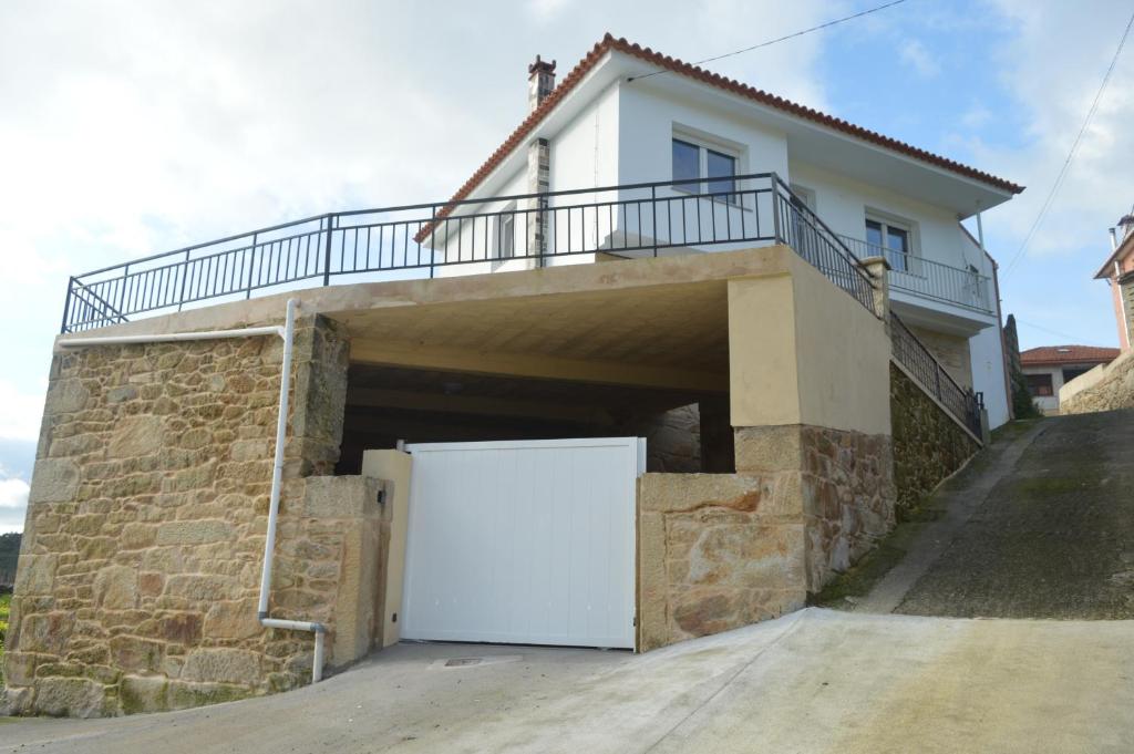 Fotografie z fotogalerie ubytování Casa das Laxas, recién reformada con 5 dormitorios en entorno natural v destinaci Porto do Son