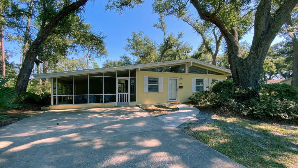 MELLOW YELLOW home, Jekyll Island (updated prices 2024)