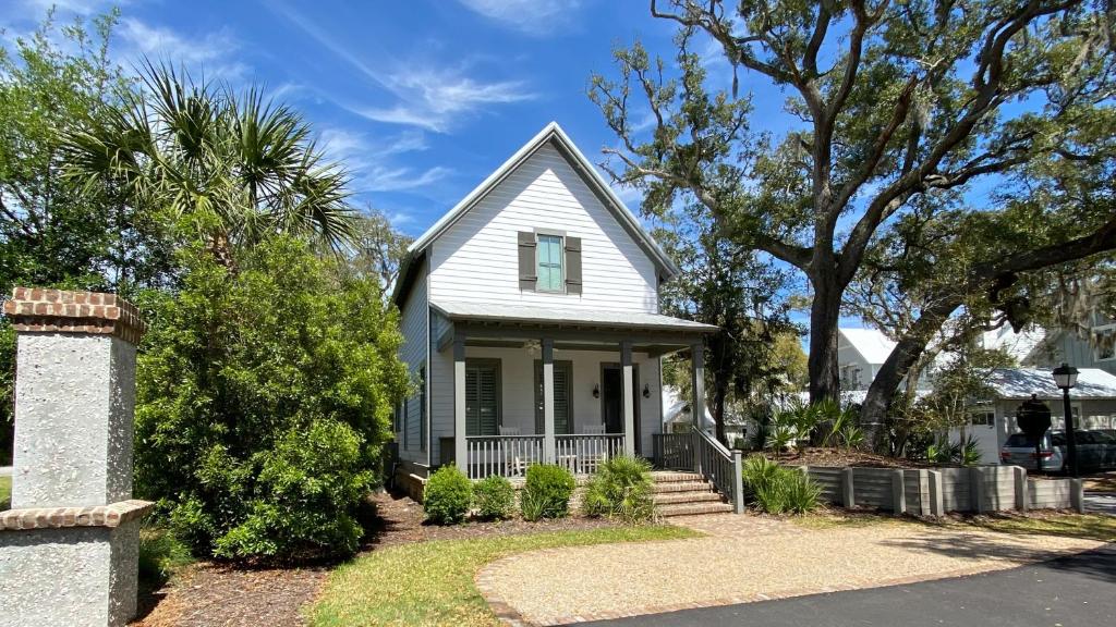 LATITUDE ADJUSTMENT OCEAN OAKS home, Jekyll Island (updated prices 2024)