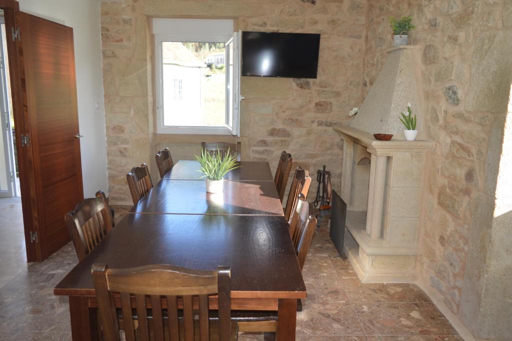 Fotografie z fotogalerie ubytování Casa das Laxas, recién reformada con 5 dormitorios en entorno natural v destinaci Porto do Son