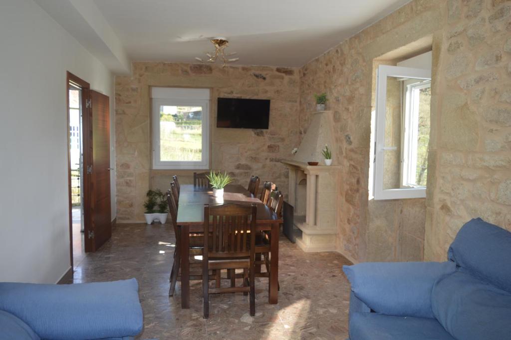 Fotografie z fotogalerie ubytování Casa das Laxas, recién reformada con 5 dormitorios en entorno natural v destinaci Porto do Son