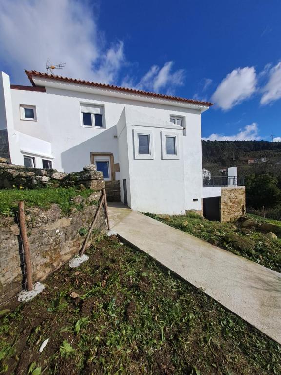Fotografie z fotogalerie ubytování Casa das Laxas, recién reformada con 5 dormitorios en entorno natural v destinaci Porto do Son