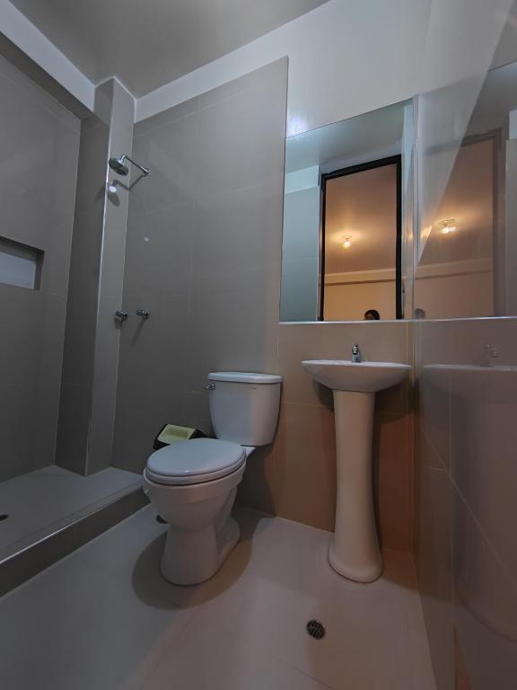 Koupelna v ubytování Hostal Bryan