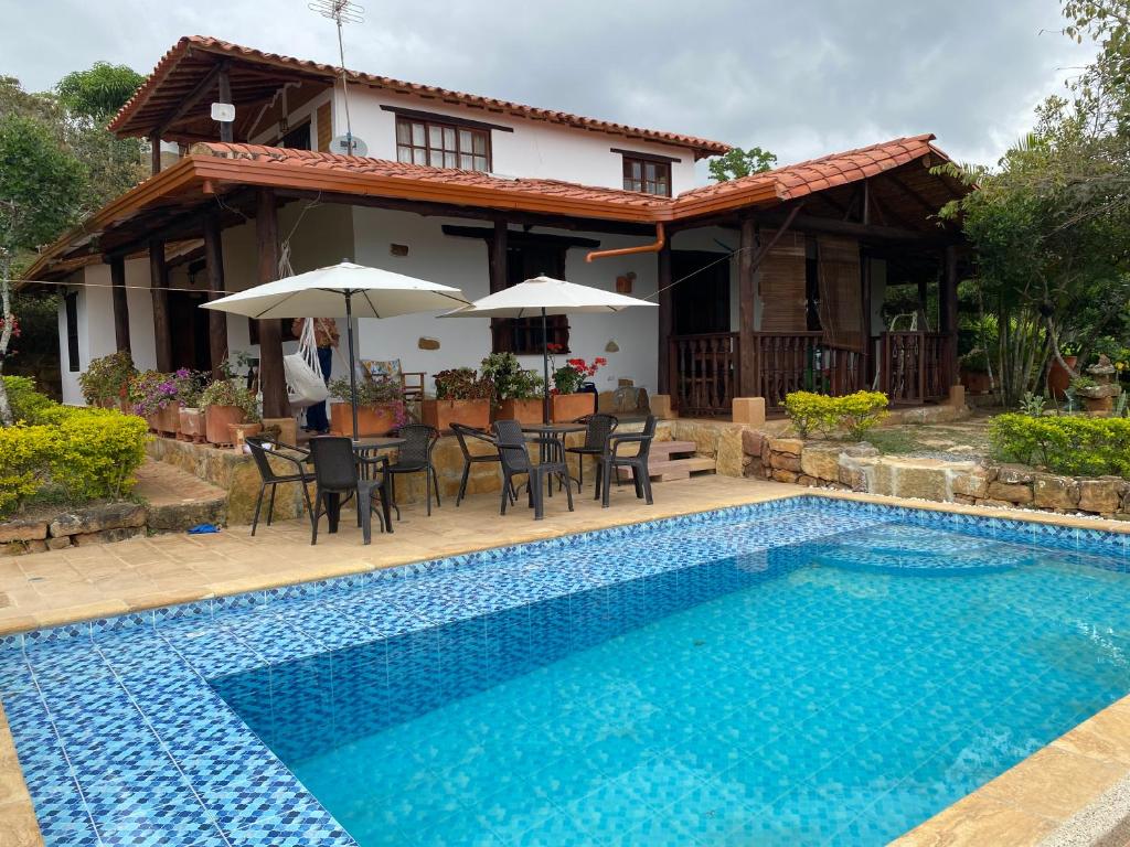 Majoituspaikassa Casa De Campo Villa Caney tai sen lähellä sijaitseva uima-allas