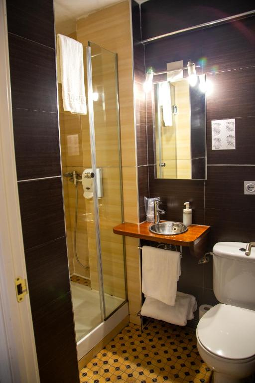 Kúpeľňa v ubytovaní Hostal Gud Salamanca
