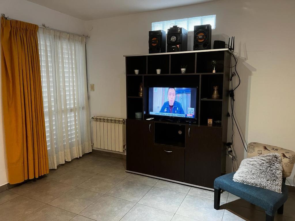 Televízia a/alebo spoločenská miestnosť v ubytovaní El hornero