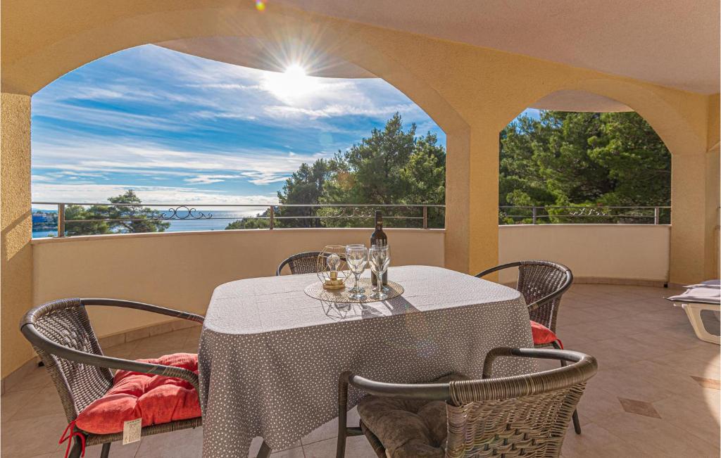 Awesome Apartment In Razanj