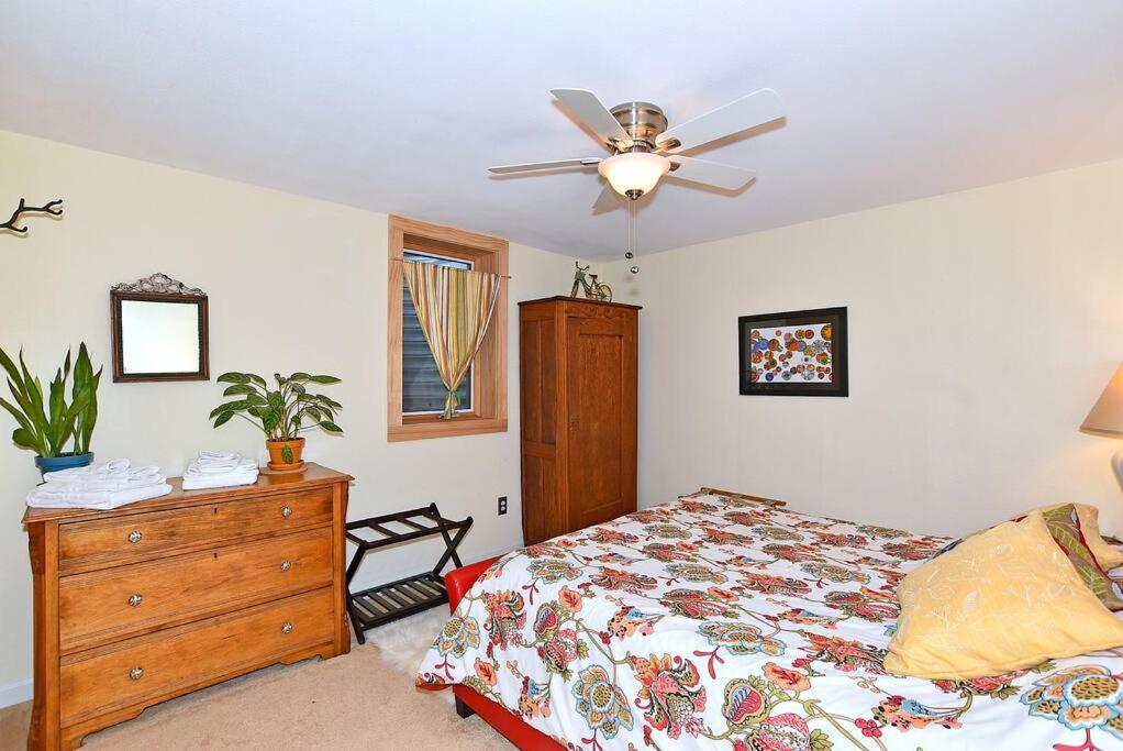 Wild Dandelion Private Suite w/Bikes near Old Town - Housity
