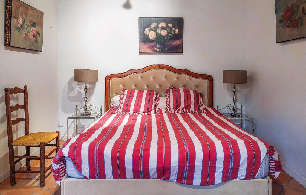 Posteľ alebo postele v izbe v ubytovaní 3 Bedroom Awesome Home In Marquefave