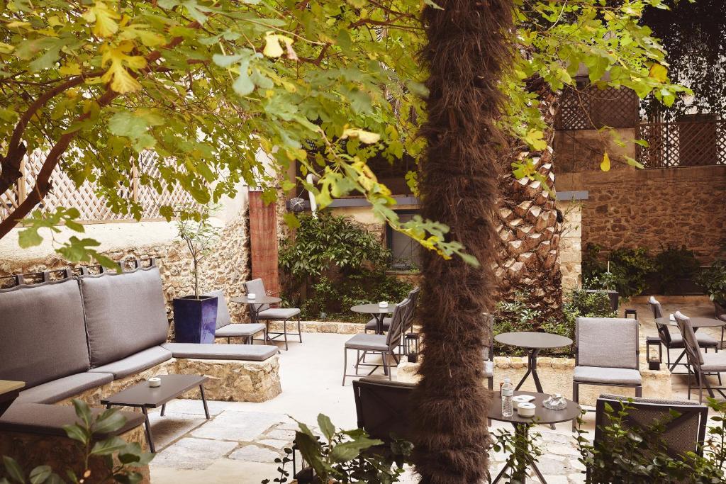 Posezení v ubytování Bohemian Suites Athens