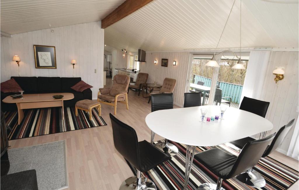 Posezení v ubytování Holiday Home Soltoften Løkken Xi