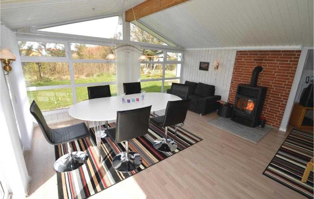 Posezení v ubytování Holiday Home Soltoften Løkken Xi