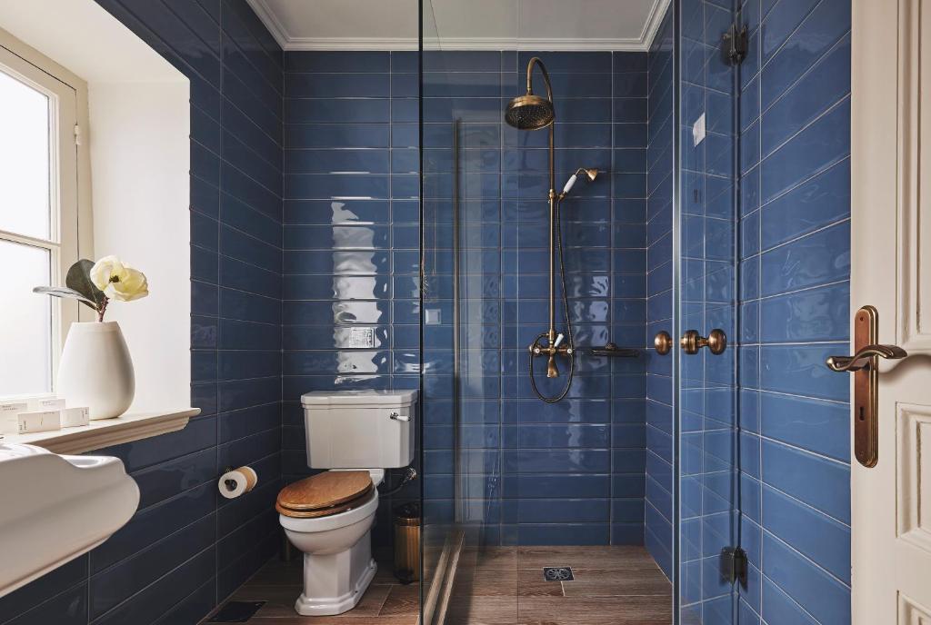 Koupelna v ubytování Bohemian Suites Athens