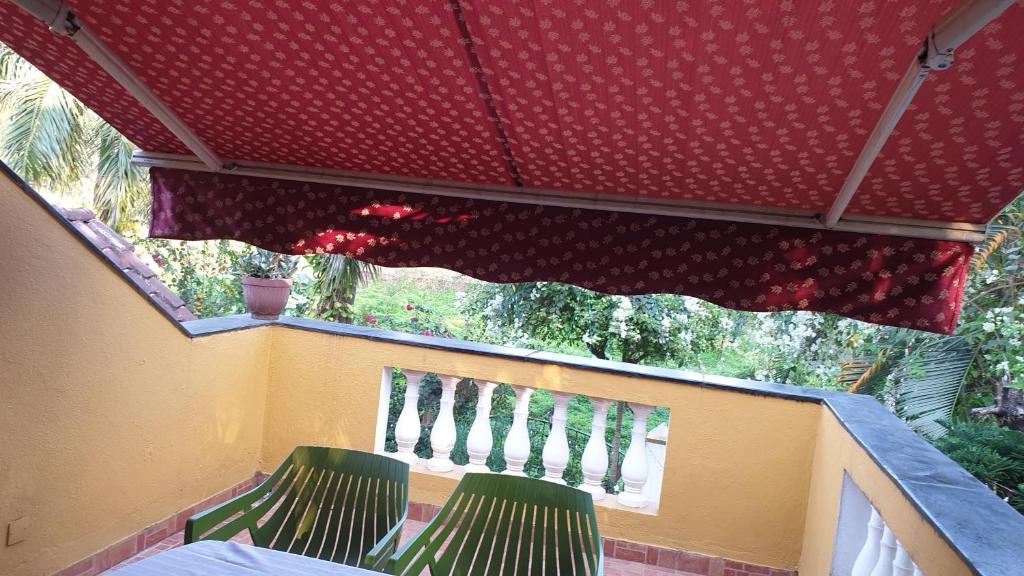 Balkón nebo terasa v ubytování Boutique Villa, beach 10min, cook on request