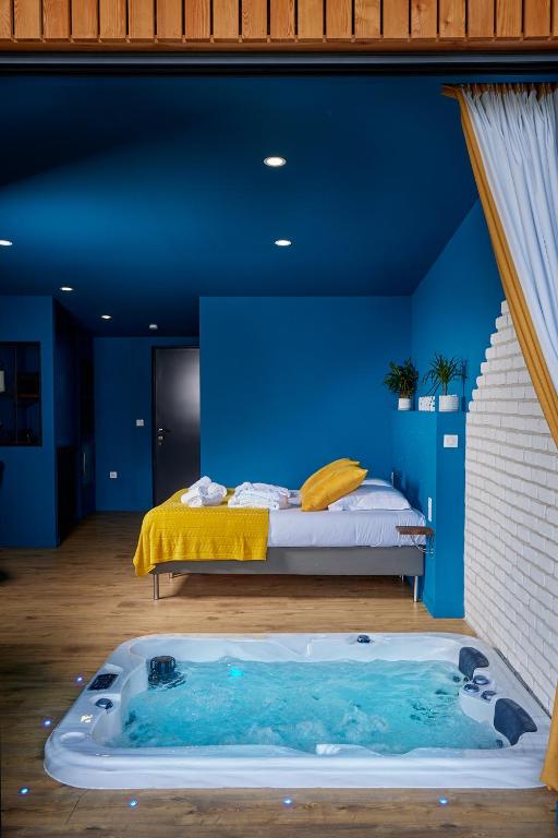 Carpe Diem - Le Domaine Wambrechies - King Room With Lake View