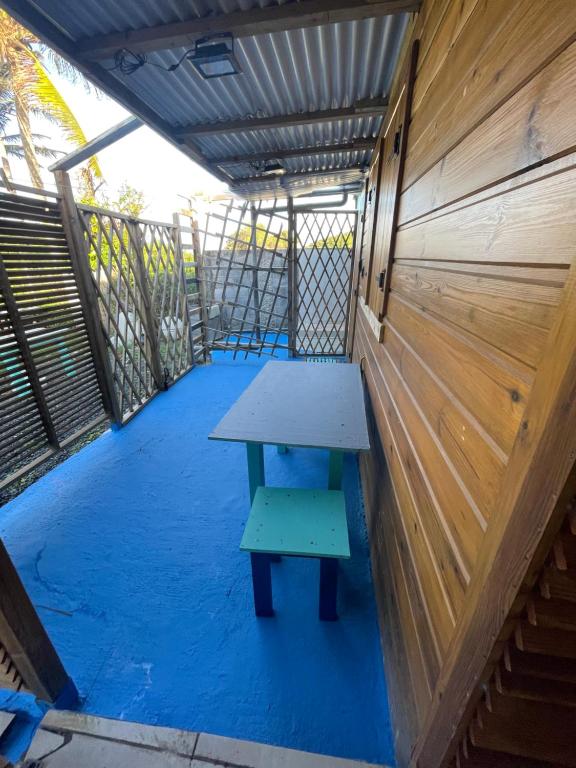 Balkón nebo terasa v ubytování 2 Bungalows au bord de la plage de montal a moule loués individuellement ou ensemble