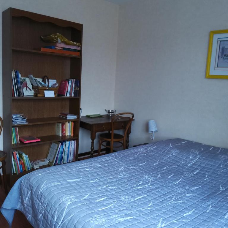 Postel nebo postele na pokoji v ubytování Chambre d'hôtes dans Résidence