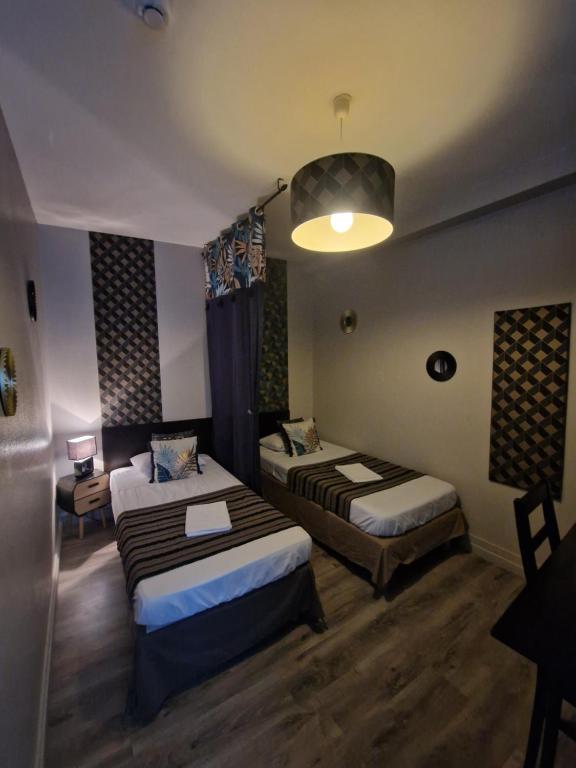 Hotel Saint François Précigné Soirée étape sur demande Proche Sablé-sur-Sarthe - Habitación Doble O Twin Con Vistas A La Ciudad