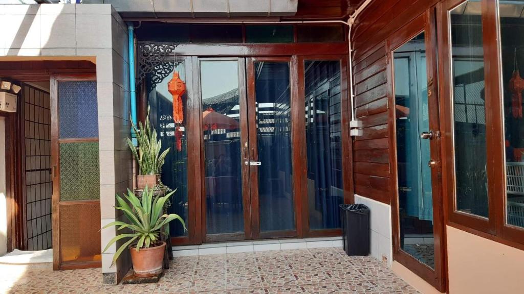 Façana o entrada de The North Hotel