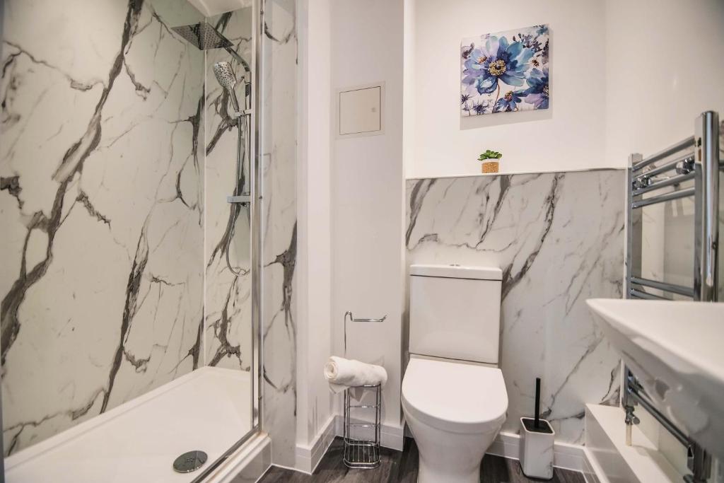 York Crescent Apartments - One-Bedroom Apartment