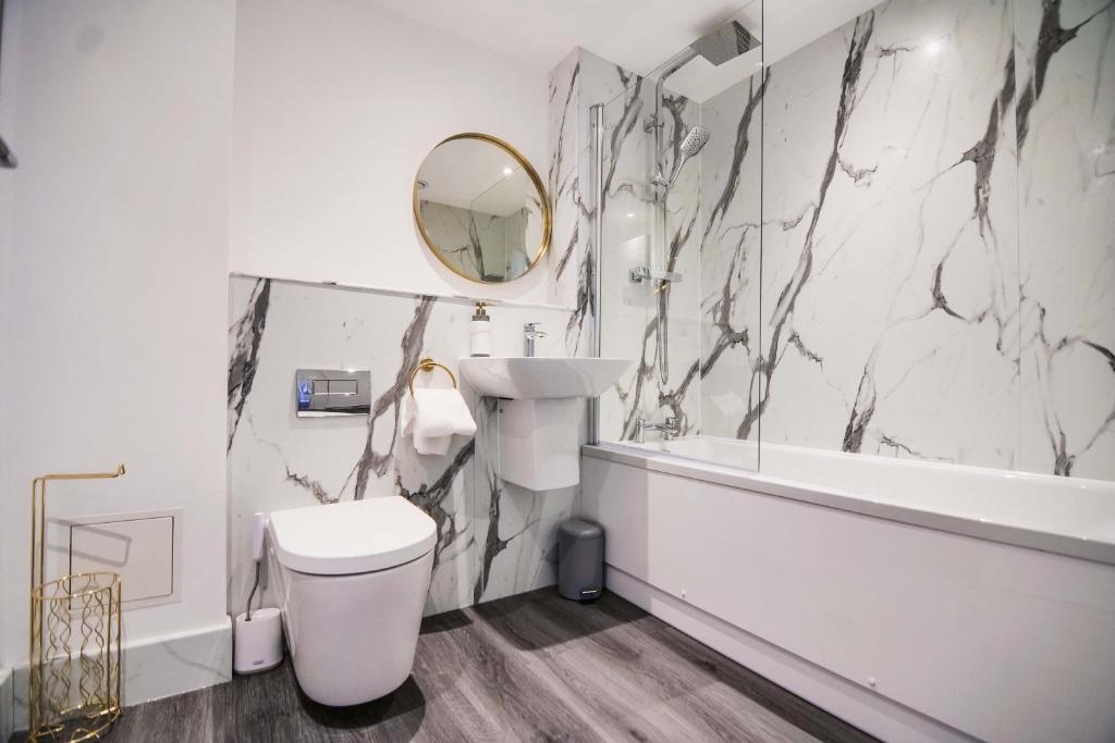York Crescent Apartments - One-Bedroom Apartment