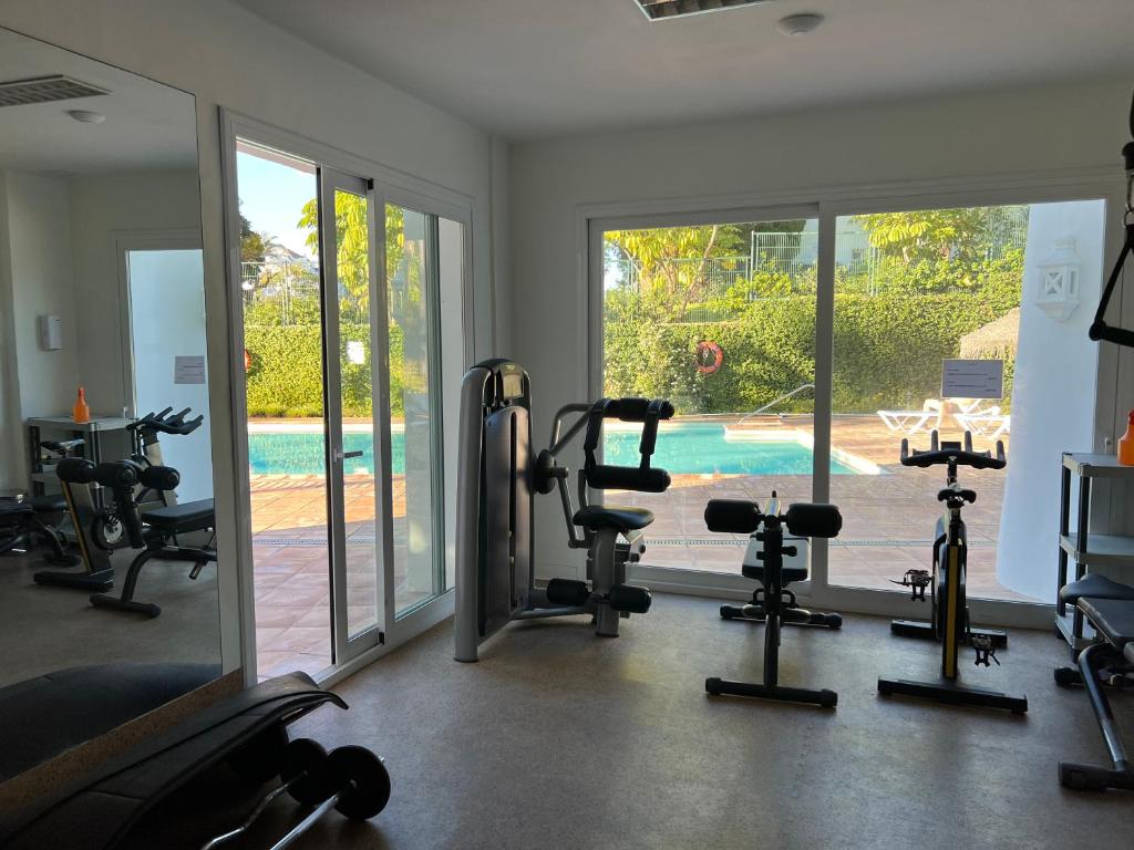 Posilňovňa alebo fitness centrum v ubytovaní ALCAZABA beach