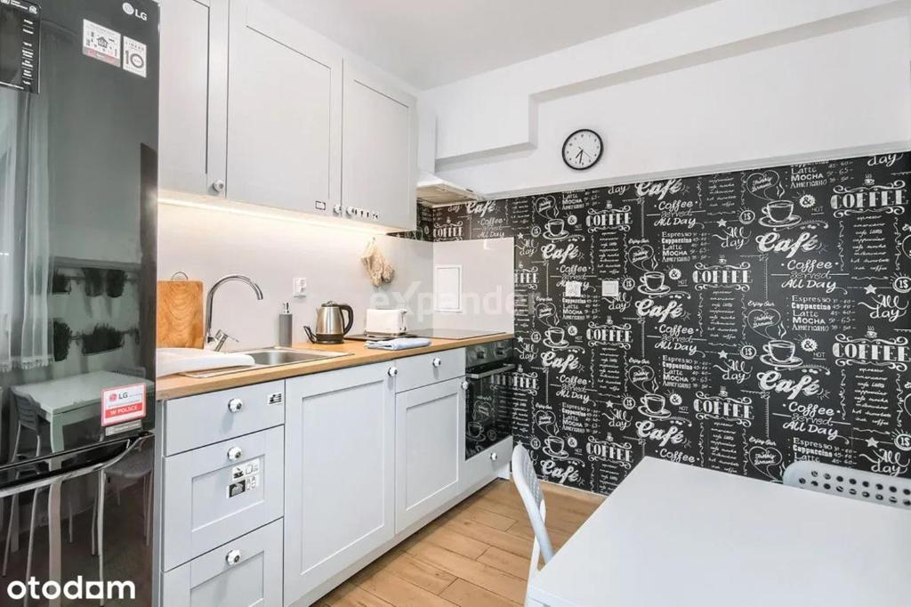 Kuchyňa alebo kuchynka v ubytovaní Studio LUX Gaj by Apartamenty na dni Wrocław