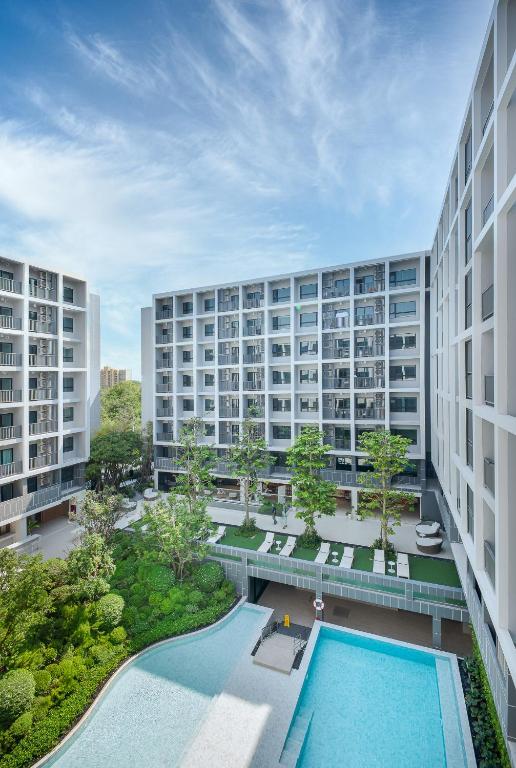 Bazén v ubytování HuaHin DusitD2 Residences, apartments near beach nebo v jeho okolí