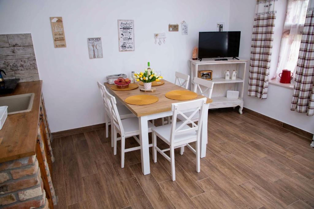 Fotografia z galérie ubytovania Kata Cottage v destinácii Szanda
