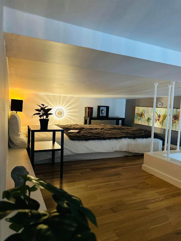 Postel nebo postele na pokoji v ubytování Spacious & stylish apartment in Oslo - Supercentral