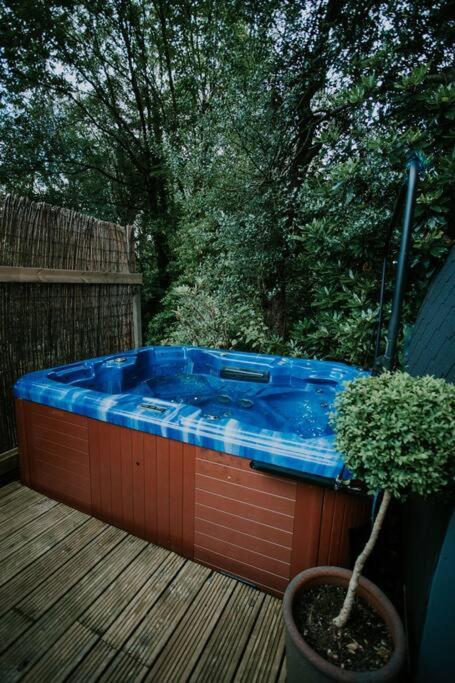 River Side Cabin with Hot tub Snowdonia, Barmouth – Updated 2024 Prices