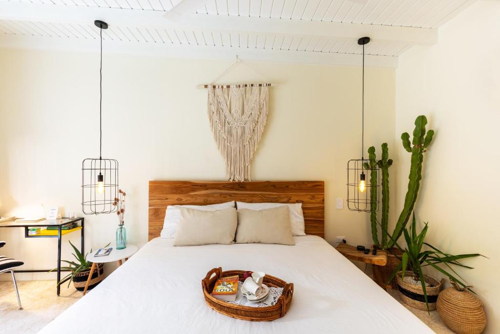 Voodi või voodid majutusasutuse Naïma Luxury Home, Cottage & Apartment Rentals toas
