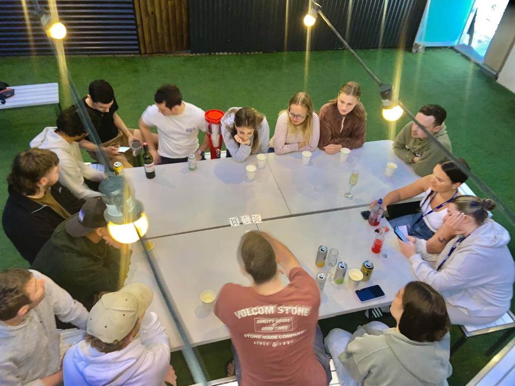 Επισκέπτες που μένουν στο The Downing Hostel