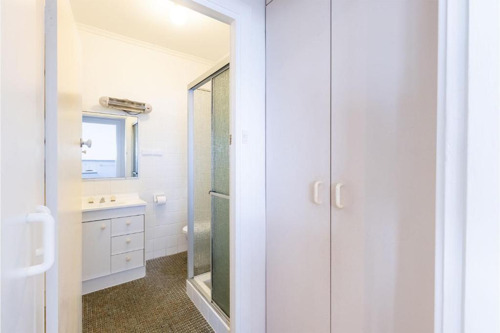 Koupelna v ubytování Bayside, 1,21 Victoria Parade - Unit with unbeatable water views and location