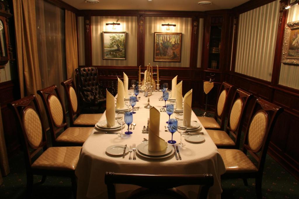 Restaurace v ubytování Old Continent Hotel