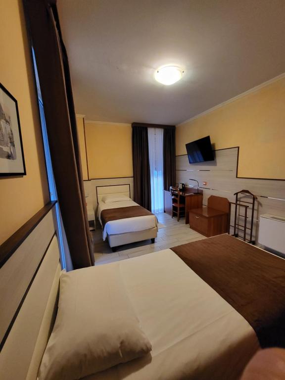 Hotel Lenotel - Habitación Doble Con Balcón