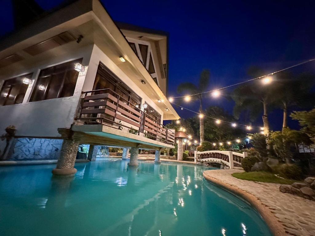 Bazén v ubytování Piña Colina Resort nebo v jeho okolí