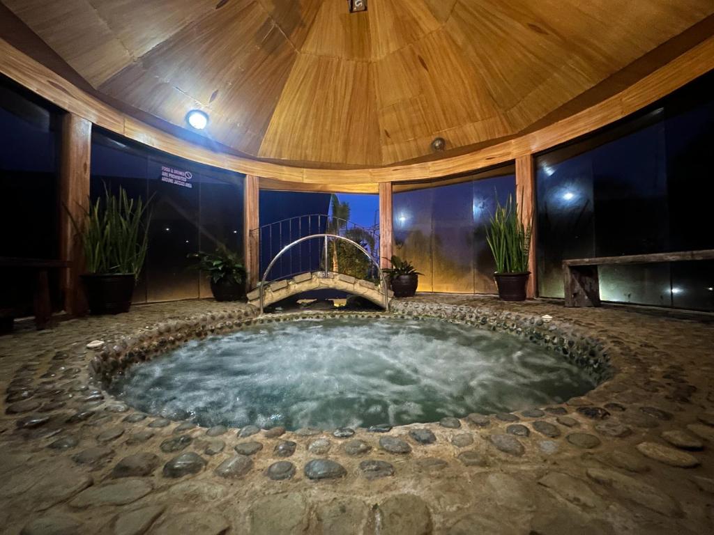 Bazén v ubytování Piña Colina Resort nebo v jeho okolí