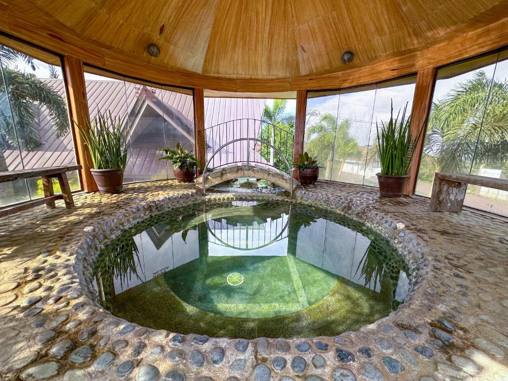 Bazén v ubytování Piña Colina Resort nebo v jeho okolí